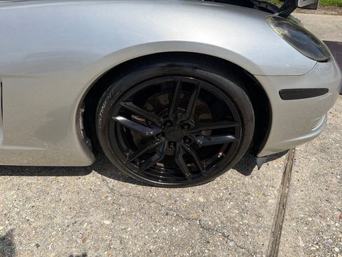Used 2005 Chevrolet Corvette Coupe w/ Preferred Equipment Group RWD image 15
