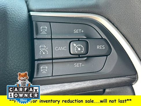 Used 2024 Jeep Grand Cherokee Limited w/ Luxury Tech Group II RWD image 25