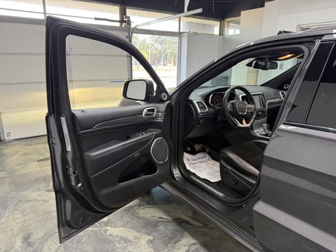 Used 2016 Jeep Grand Cherokee SRT AWD/4WD image 6
