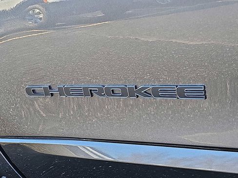 Used 2019 Jeep Cherokee High Altitude image 34