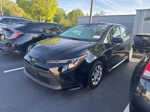 Used 2024 Toyota Corolla LE image 1