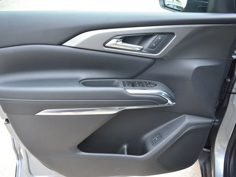 New 2026 Chevrolet Traverse LT w/ Driver Confidence Package FWD image 11