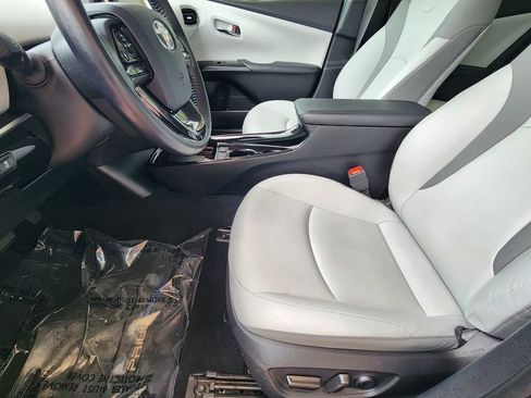 Used 2022 Toyota Prius Prime Limited FWD image 23