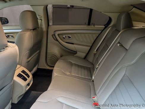 Used 2018 Ford Taurus SE image 12