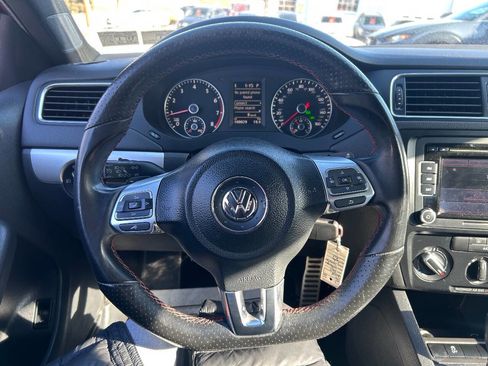 Used 2013 Volkswagen Jetta GLI image 11