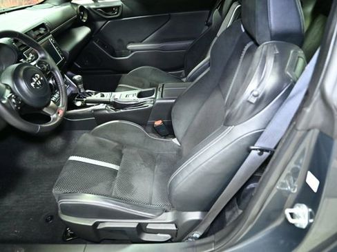 Used 2022 Toyota GR86 Premium image 21