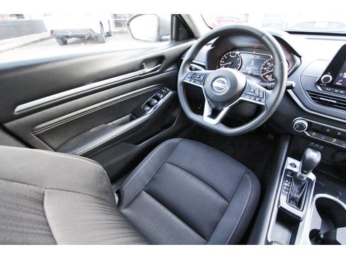 Used 2021 Nissan Altima 2.5 SV FWD image 11