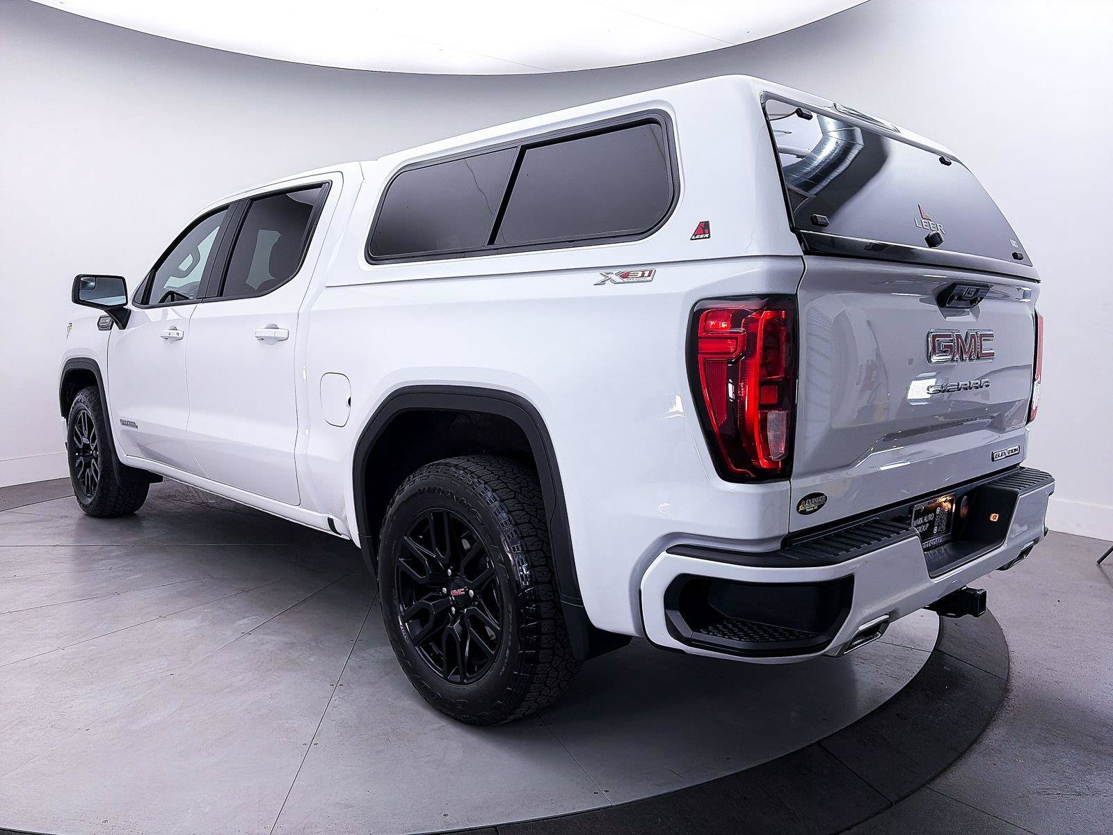 Used 2024 GMC Sierra 1500 Elevation w/ X31 Off-Road Package AWD/4WD image 15
