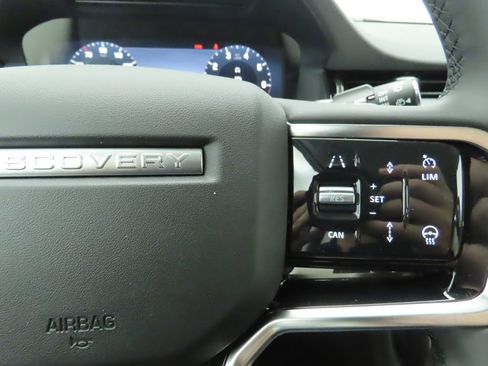 Used 2025 Land Rover Discovery Sport S image 12