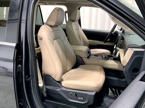 Used 2024 Ford Expedition Max Limited image 6