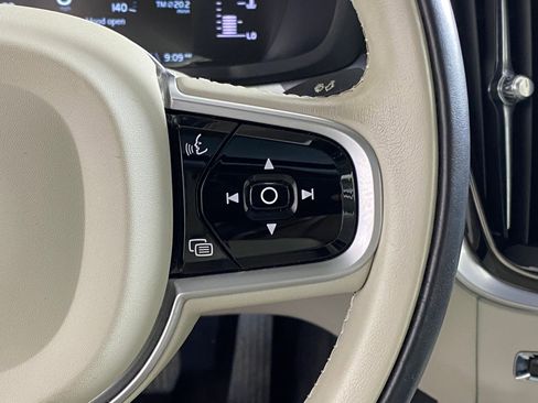 Used 2019 Volvo S60 T6 Momentum w/ Premium Package image 30