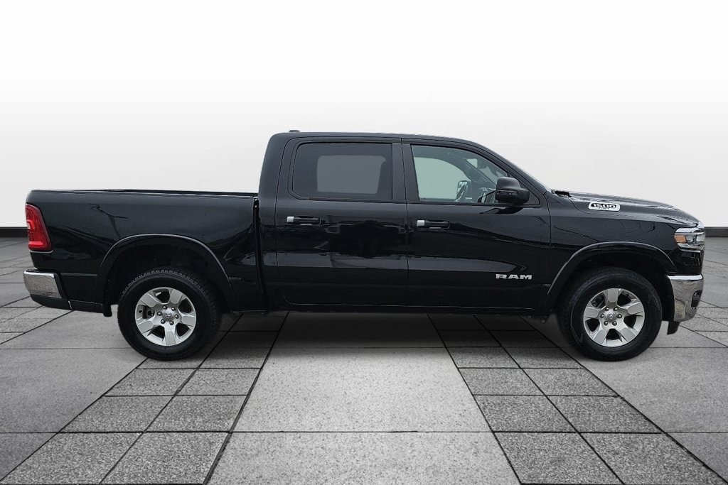 Used 2025 RAM 1500 Big Horn AWD/4WD image 4