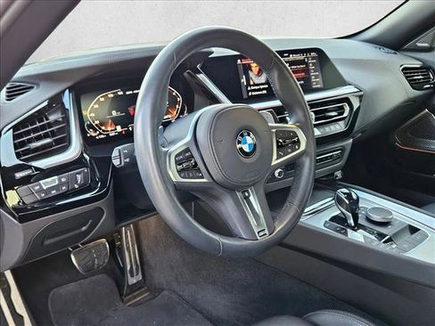 Used 2020 BMW Z4 M40i w/ Executive Package image 10