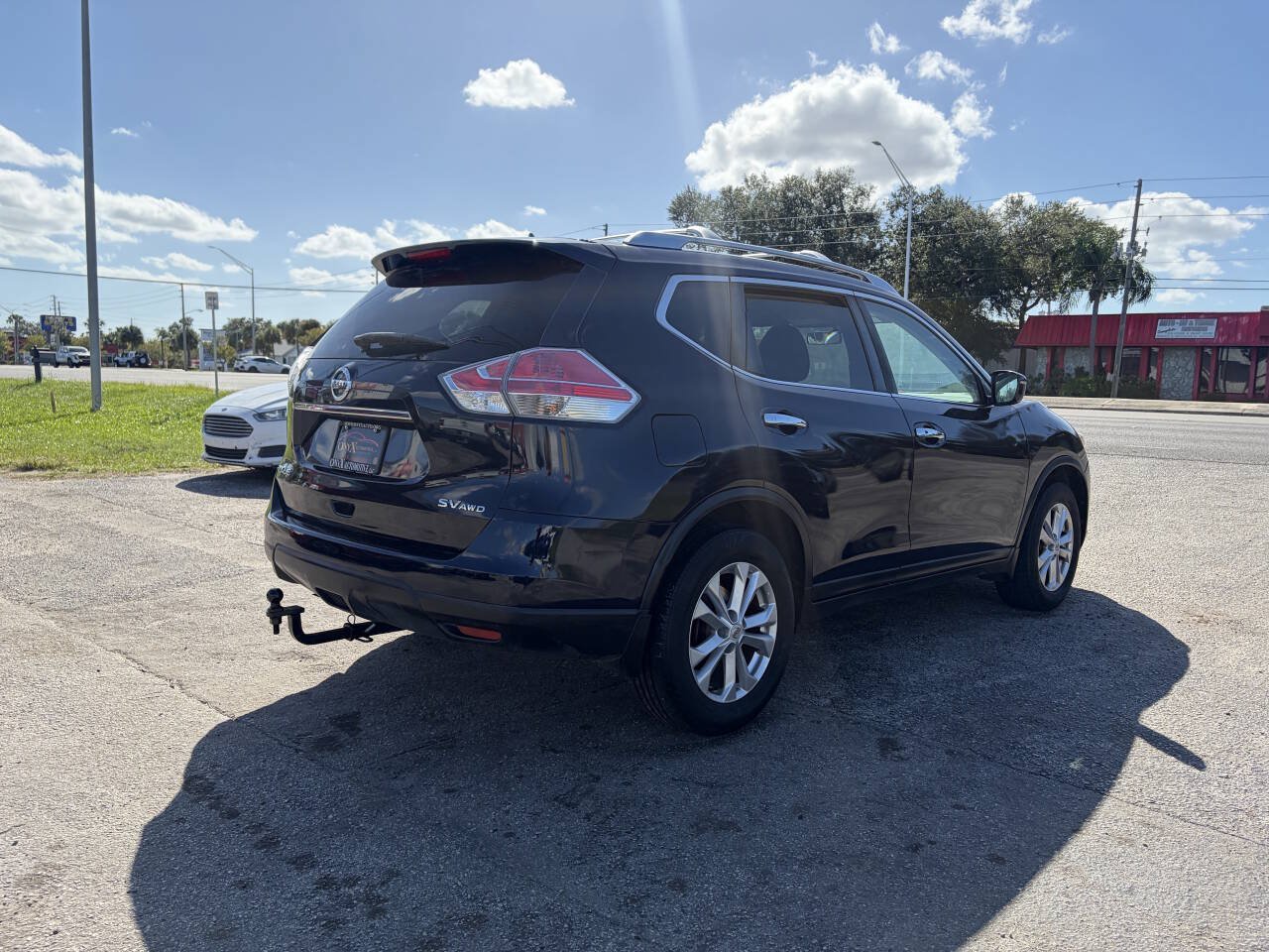 Used 2016 Nissan Rogue SV AWD/4WD image 5