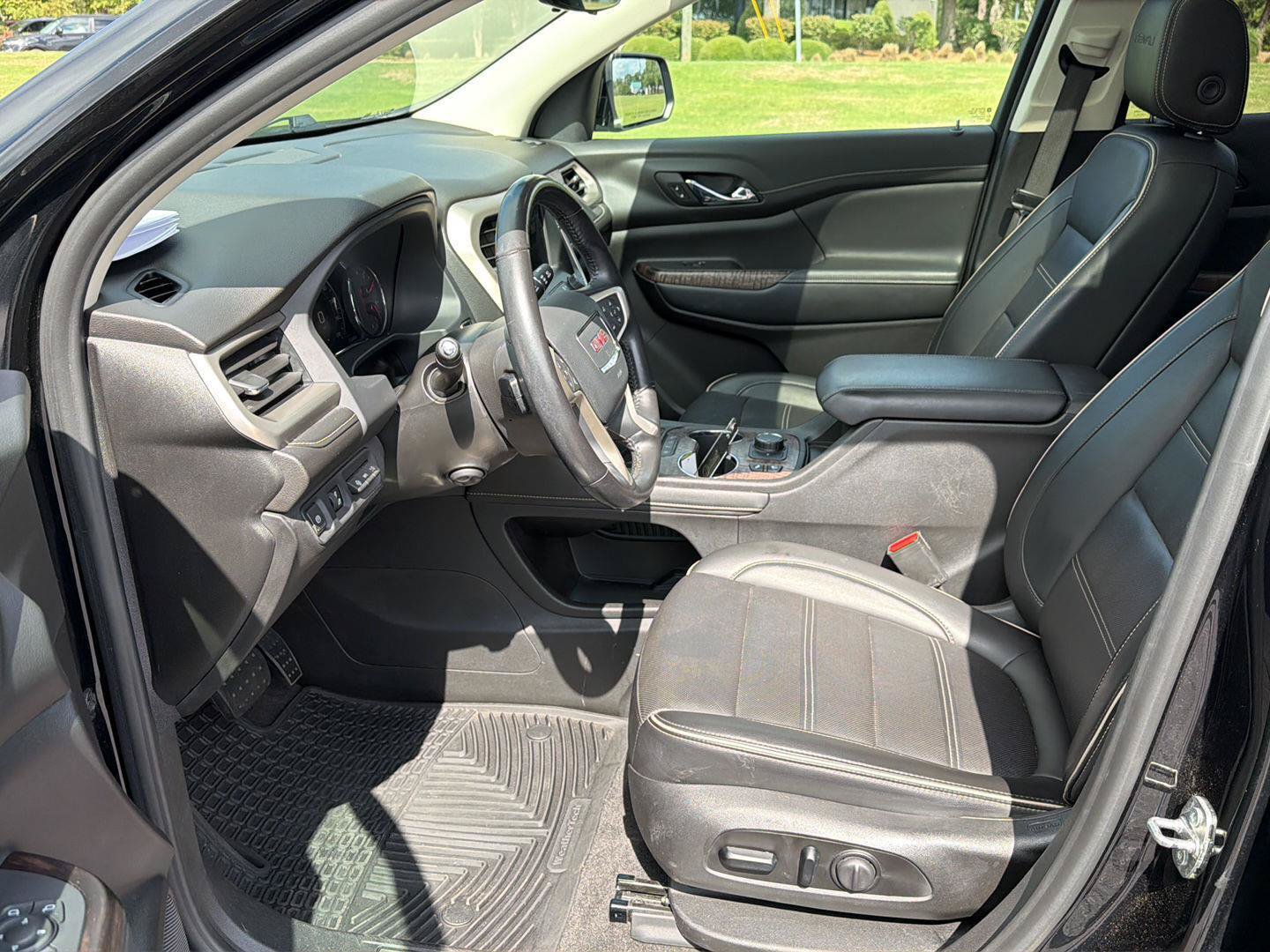 Used 2021 GMC Acadia Denali w/ Denali Ultimate Package AWD/4WD image 10