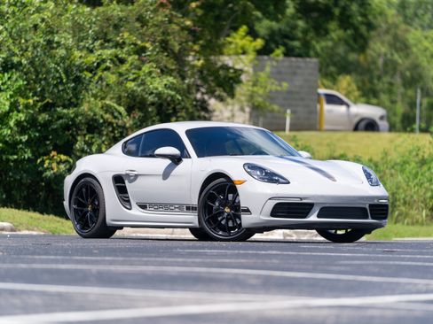 Used 2025 Porsche 718 Cayman RWD image 2