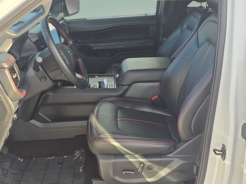 Used 2024 Ford Expedition Limited RWD image 15