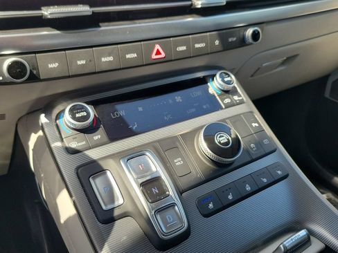 Used 2025 Hyundai Palisade Calligraphy FWD image 19