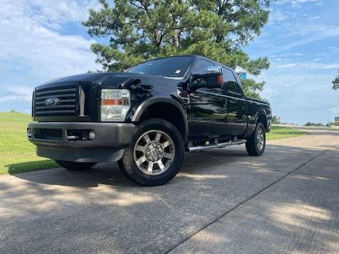 Used 2008 Ford F250 FX4 AWD/4WD image 3