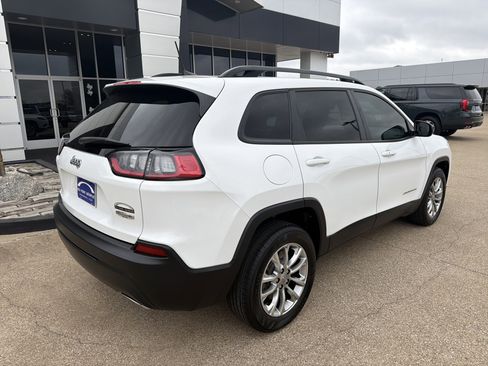 Used 2022 Jeep Cherokee Latitude Lux image 3