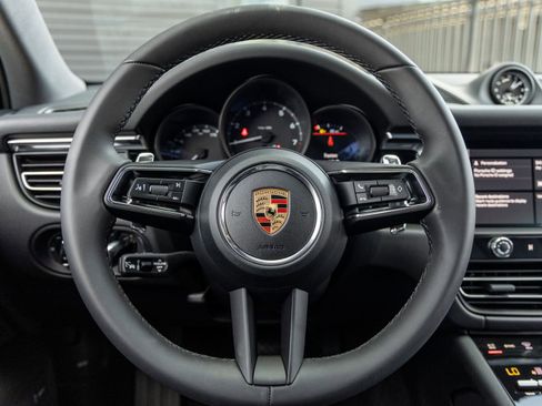 Certified 2026 Porsche Macan AWD/4WD image 25
