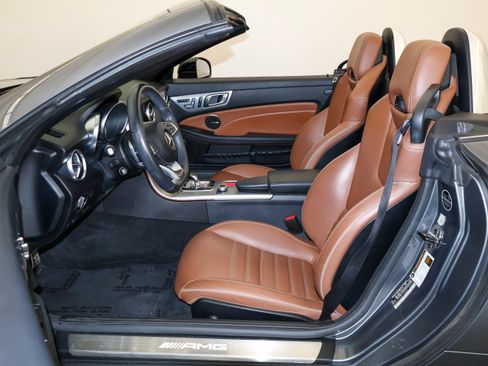 Used 2019 Mercedes-Benz SLC 43 AMG image 13