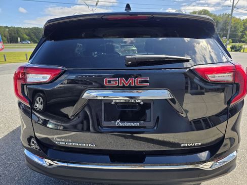 Used 2024 GMC Terrain SLT image 6