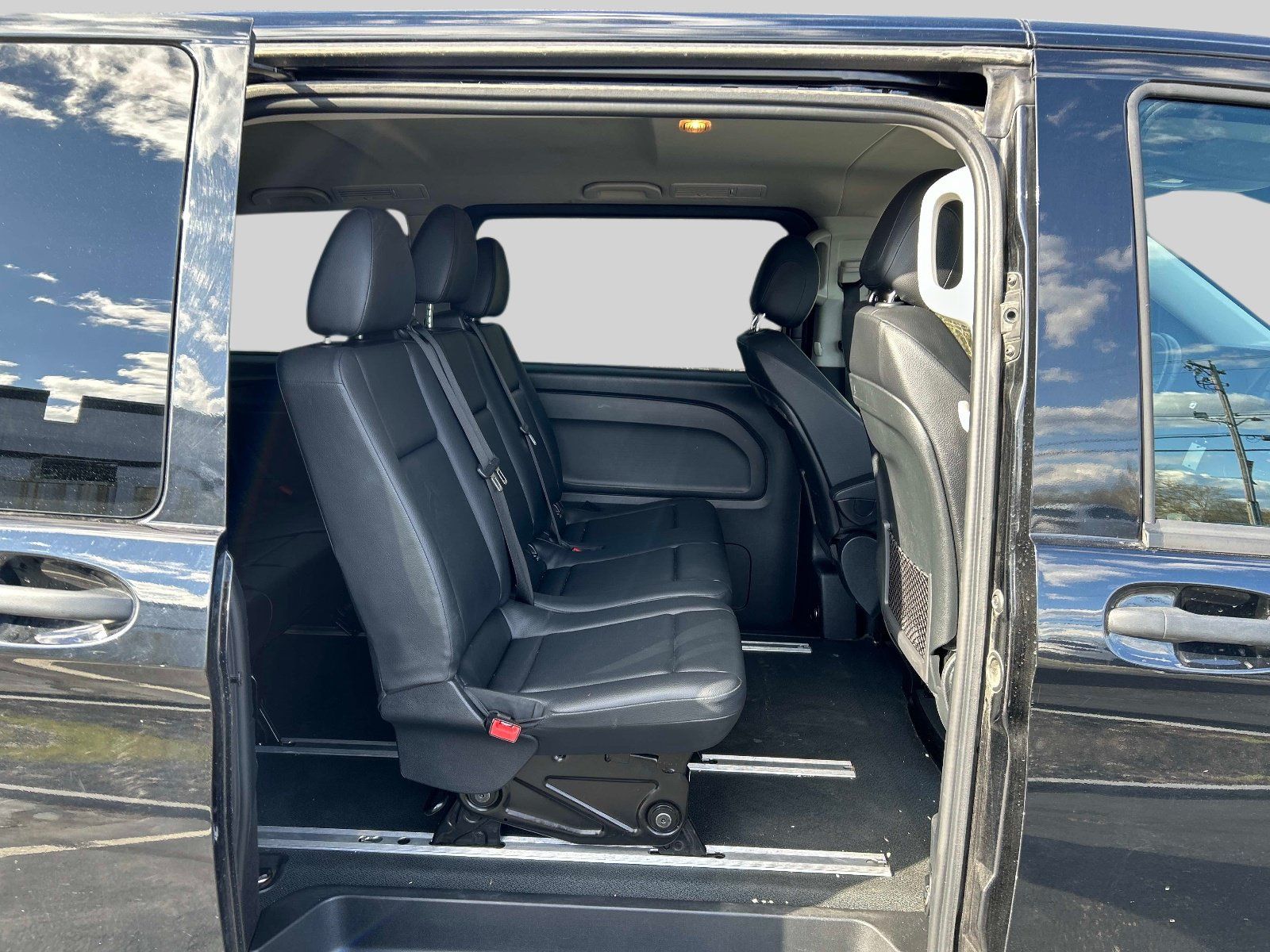 Used 2023 Mercedes-Benz Metris Passenger image 9
