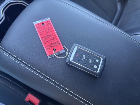 New 2025 Jeep Grand Cherokee L Altitude image 31