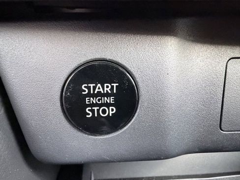 Certified 2025 Nissan Rogue SV image 17