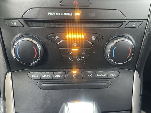 Used 2018 Ford Edge SEL w/ Ford Safe & Smart Package image 19