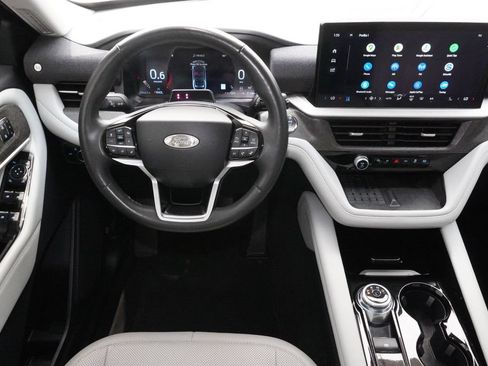 Used 2025 Ford Explorer Platinum w/ Ultimate Package RWD image 23