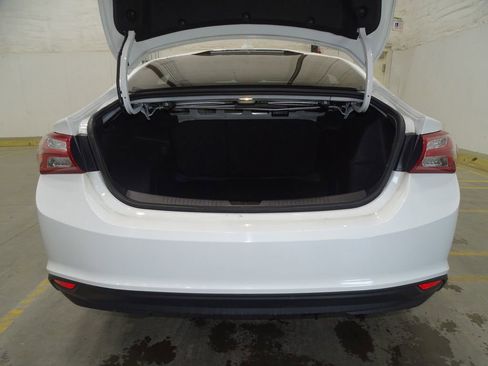 Used 2022 Chevrolet Malibu LT image 14