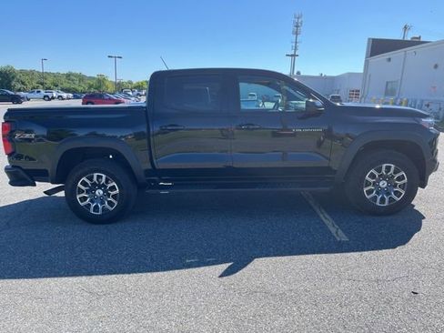 Used 2024 Chevrolet Colorado Z71 w/ Z71 Convenience Package 2 image 7