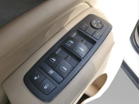 Used 2017 Jeep Grand Cherokee Laredo w/ Quick Order Package 23E image 17