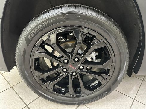 Certified 2022 GMC Terrain SLE w/ Driver Convenience Package image 14