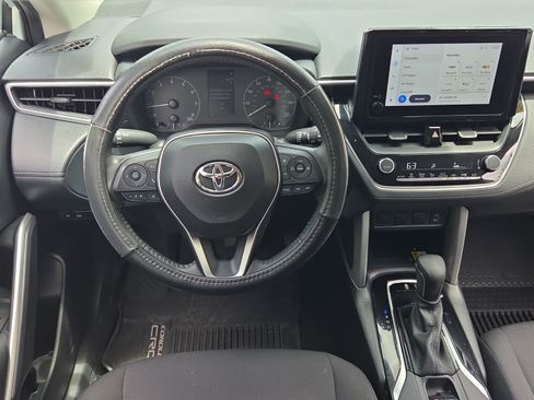 Used 2023 Toyota Corolla Cross LE AWD/4WD image 11