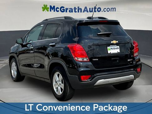 Used 2017 Chevrolet Trax LT w/ Sun & Sound Package FWD image 5