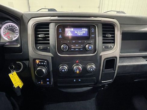 Used 2019 RAM 1500 Express AWD/4WD image 30