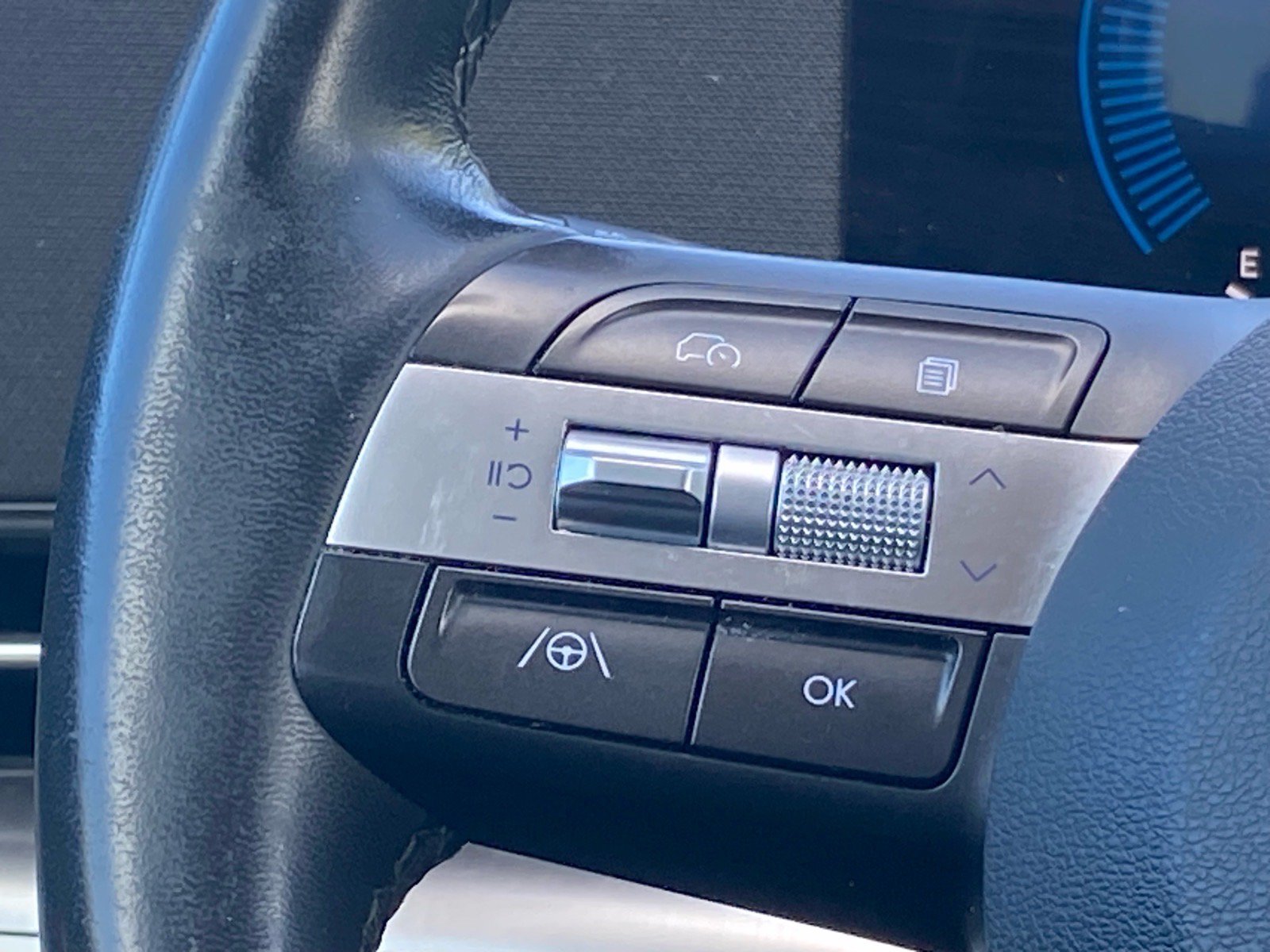 Used 2025 Hyundai Kona SEL AWD/4WD image 7