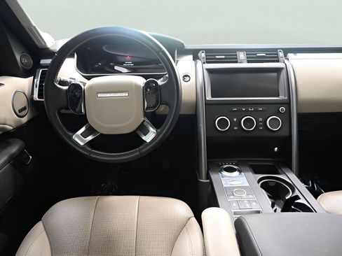 Used 2020 Land Rover Discovery Landmark AWD/4WD image 11