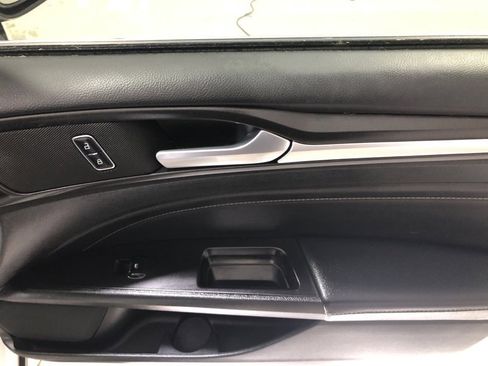 Used 2017 Ford Fusion Titanium image 15