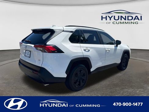 Used 2019 Toyota RAV4 LE FWD image 6