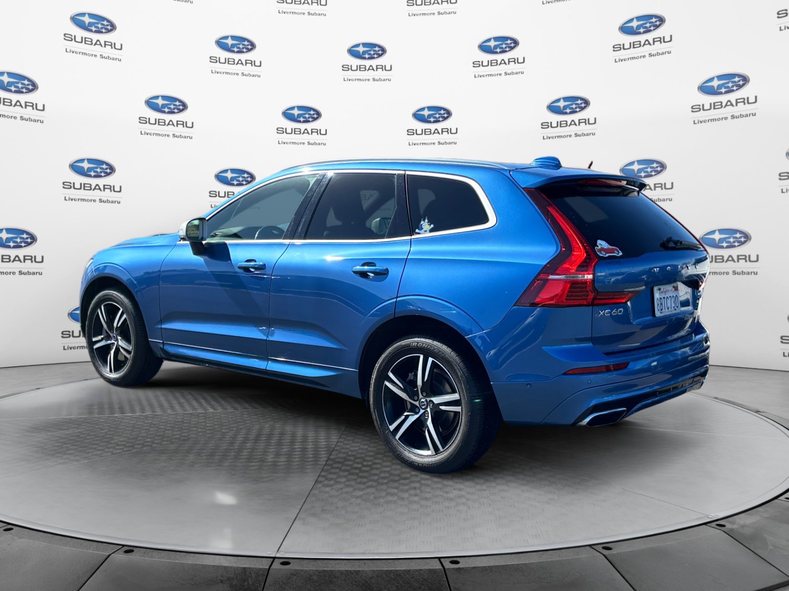 Used 2018 Volvo XC60 T6 R-Design w/ Convenience Package AWD/4WD image 4