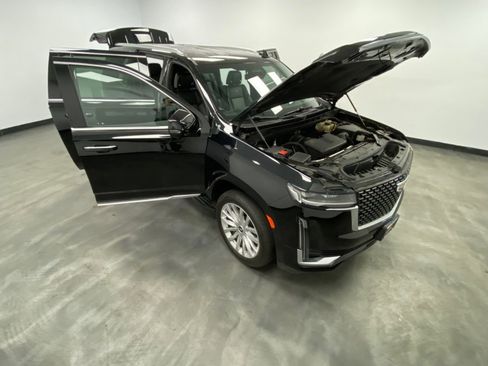 Used 2023 Cadillac Escalade ESV Luxury image 52