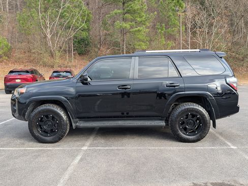 Used 2019 Toyota 4Runner SR5 image 6