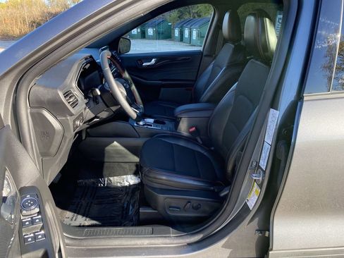 Certified 2025 Ford Escape ST-Line image 5