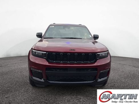 New 2025 Jeep Grand Cherokee L Limited w/ Black Appearance Package AWD/4WD image 8