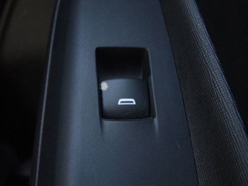 Used 2024 Buick Envista Preferred w/ Advanced Safety Package image 22