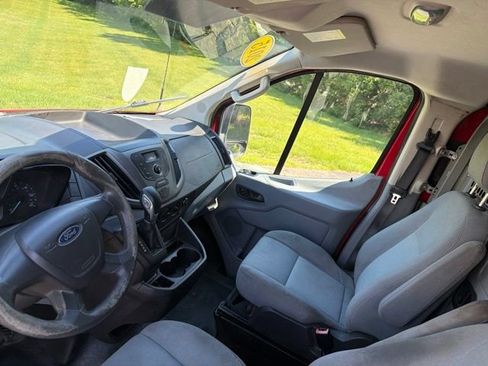 Used 2015 Ford Transit 150 130 Low Roof RWD image 5